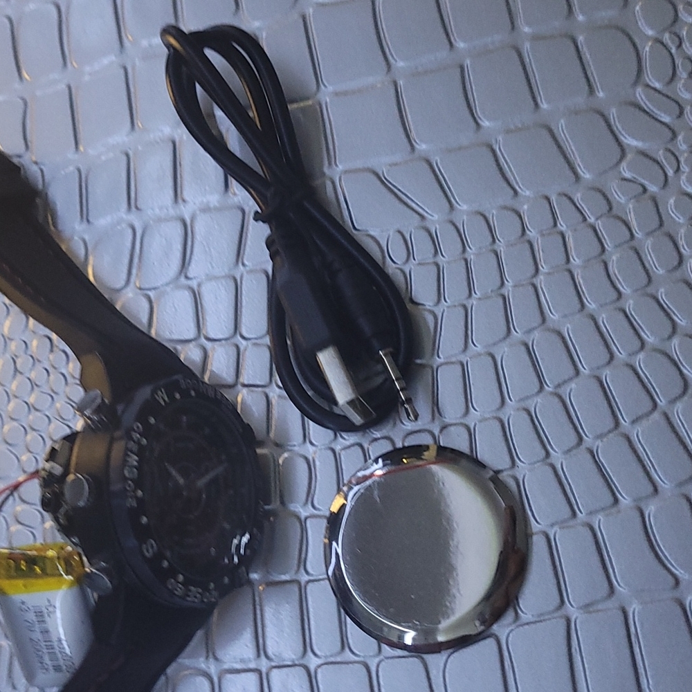 Watch ⌚️ - Picture 2 of 7